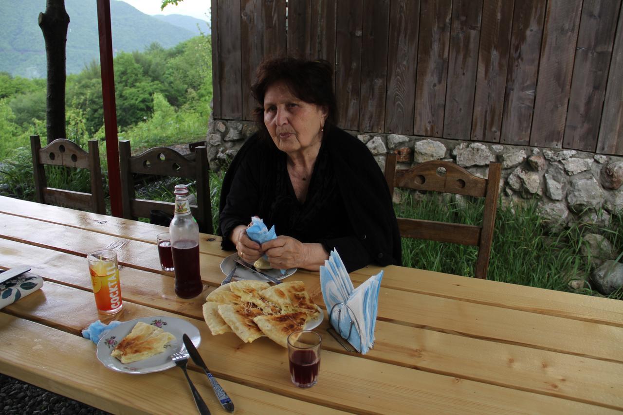 Marine'S Guest House Ananuri Kültér fotó
